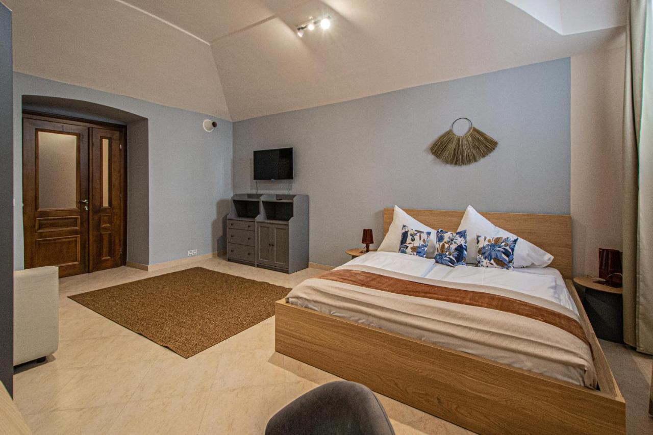 Modern And Spacious Apartments In City Center Praha Eksteriør bilde
