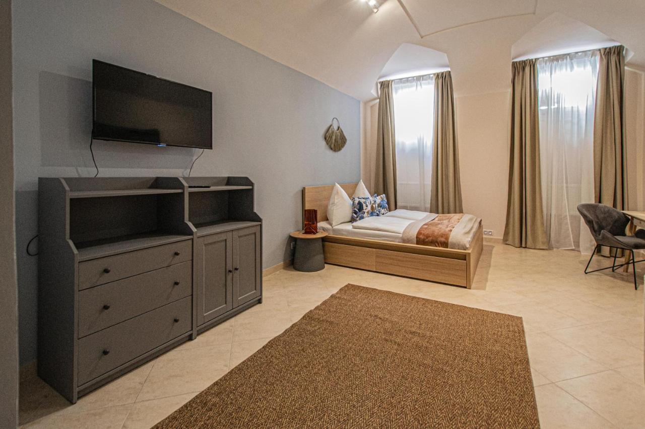Modern And Spacious Apartments In City Center Praha Eksteriør bilde