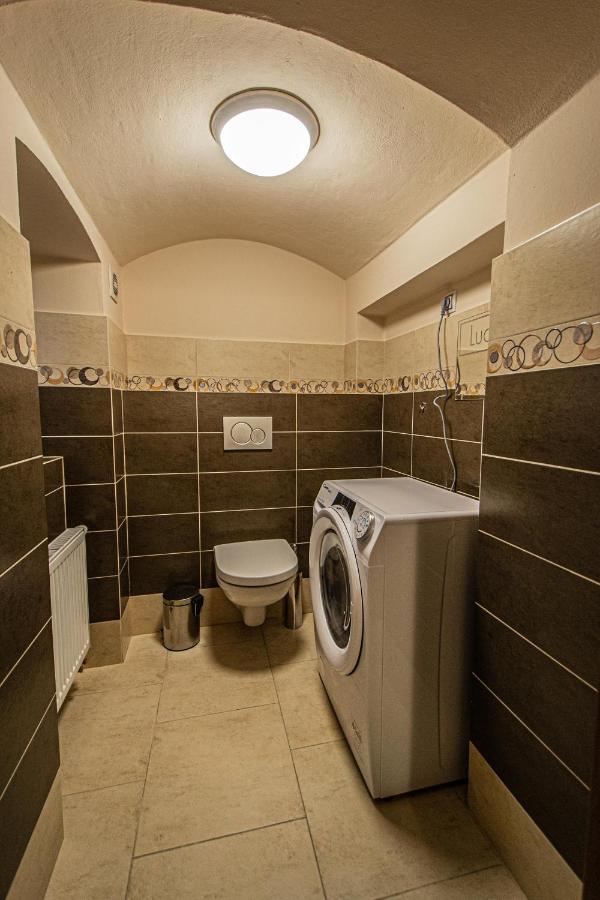 Modern And Spacious Apartments In City Center Praha Eksteriør bilde